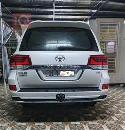 تۆیۆتا لاند کروزەر